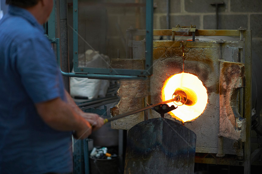 耐高溫開關(guān)升級(jí)玻璃熔爐溫控效能 耐高溫開關(guān)升級(jí)玻璃熔爐溫控效能